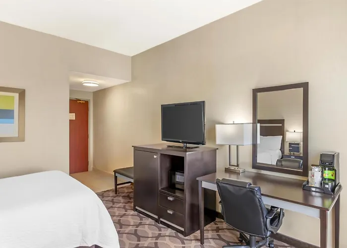 Best Western Plus Travel Hotel Toronto Airport