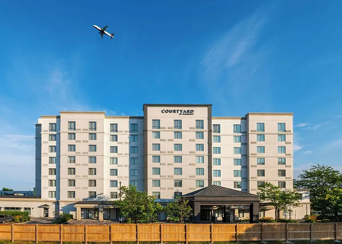 Courtyard By Marriott Toronto Airport